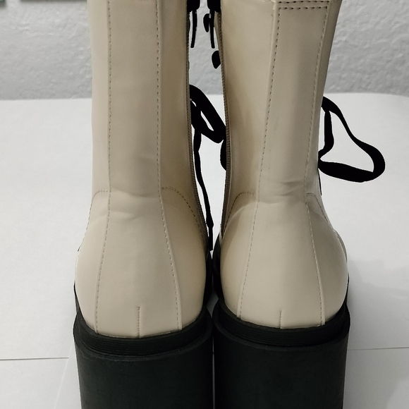 Nine West Juna3 Ivory Lace Up Chunky Block Heel Rounded Toe Combat Ankle Boots. - Picture 4 of 10